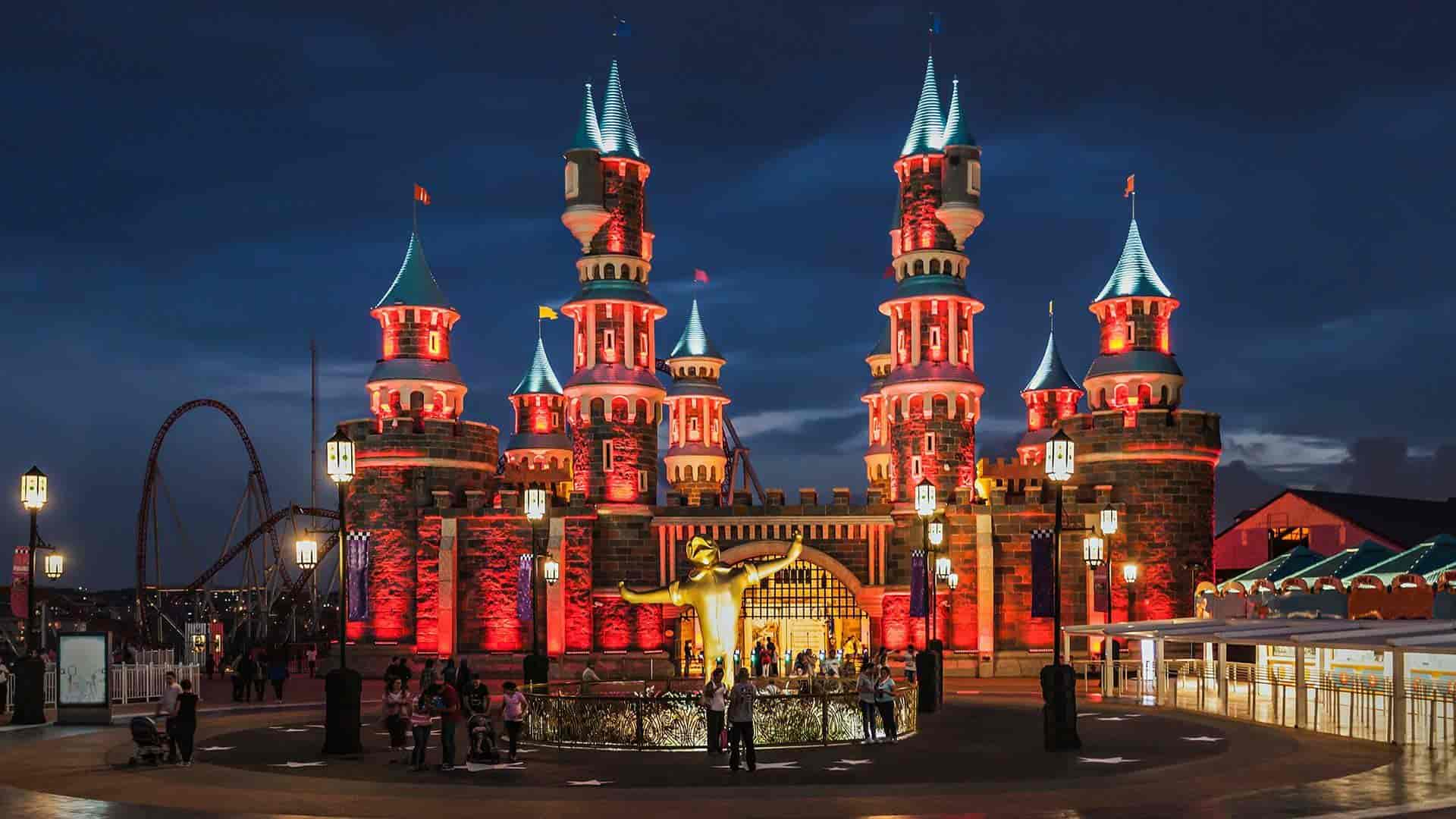 رحلة فيلاند مدينة الألعاب